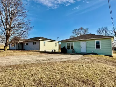 1213 Main St, Richmond, MO 64085