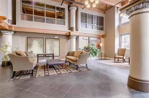 712 Broadway Blvd #406, Kansas City, MO 64105
