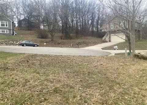 4205 S Shrank Ct, Independence, MO 64055 photo 4