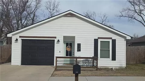 408 Lincoln Ave, Osawatomie, KS 66064