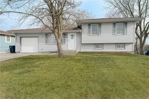 7307 NW Winter Ave, Kansas City, MO 64152