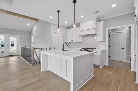 8218 Aurora St, Lenexa, KS 66220