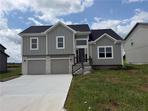 4301 SE Adams Dr, Blue Springs, MO 64014
