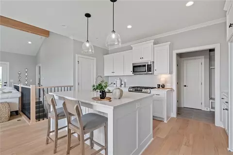 8216 Aurora St, Lenexa, KS 66220