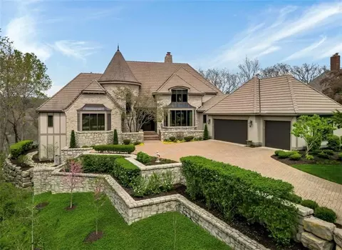 10504 S Highland Ln, Olathe, KS 66061