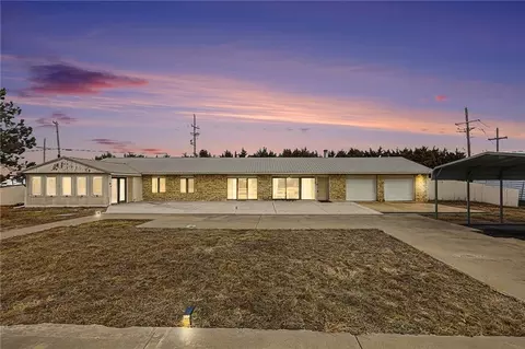 12100 Hedge Lane Ter, Olathe, KS 66061