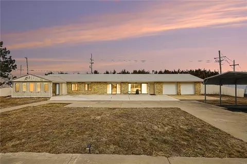 12100 Hedge Lane Ter, Olathe, KS 66061
