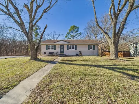 611 Short St, Knob Noster, MO 65336