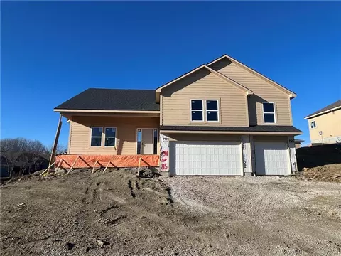 1901 Owen Dr, Pleasant Hill, MO 64080