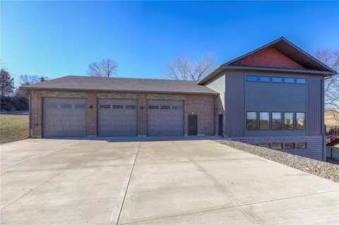300 SE 30th St, Oak Grove, MO 64075