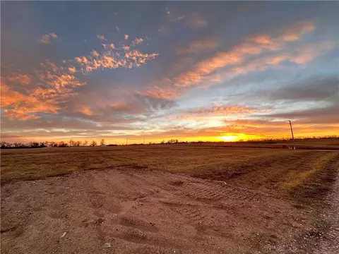 1002 SE 750th Rd, Windsor, MO 65360 photo 3
