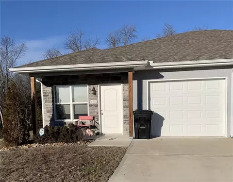 914 Riffle Dr, Pleasant Hill, MO 64080