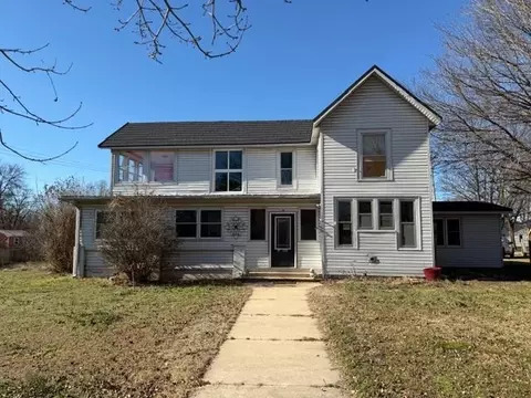 523 Indiana St, Oswego, KS 67356
