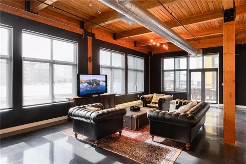 210 W 5th St #207, Kansas City, MO 64105