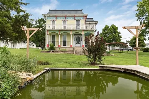 1057 NE 75th, Knob Noster, MO 65336