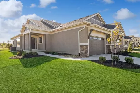 11411 S Waterford Dr, Olathe, KS 66061