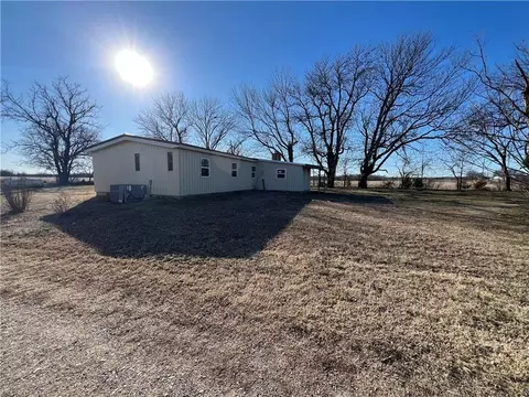 Exterior - 22255 170th Rd, Walnut, KS 66780 photo 3 of 4