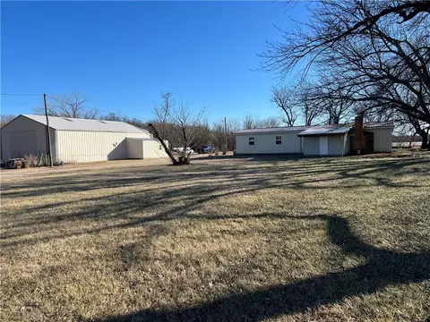 Exterior - 22255 170th Rd, Walnut, KS 66780 photo 2 of 4