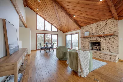 1606 Cypress Point Dr, Lawrence, KS 66047