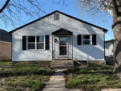 504 W 29th St, Higginsville, MO 64037