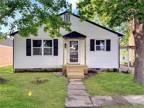 504 W 29th St, Higginsville, MO 64037