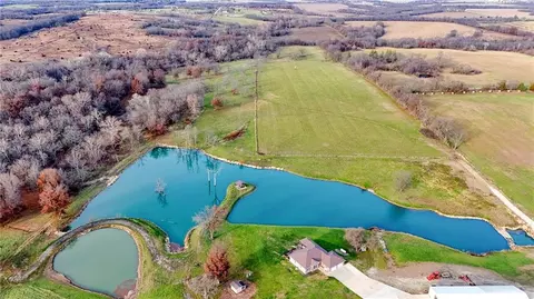 33000 E 331st St, Garden City, MO 64747