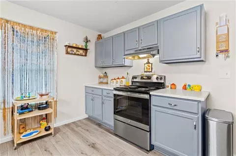 Kitchen - 9101 E 55th St, Raytown, MO 64133 photo 3 of 4