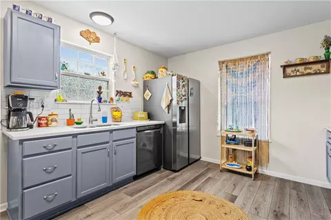 Kitchen - 9101 E 55th St, Raytown, MO 64133 photo 4 of 4