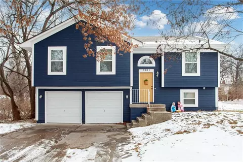 9101 E 55th St, Raytown, MO 64133
