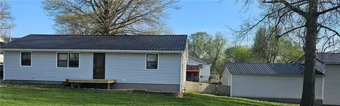 104 W Cedar St, Waverly, MO 64096
