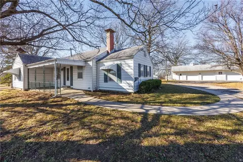 1887 Cr 4300, Coffeyville, KS 67337