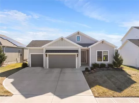 1521 SW Arbormill Ter, Lees Summit, MO 64082