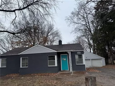 6876 Sni A Bar Rd, Kansas City, MO 64129