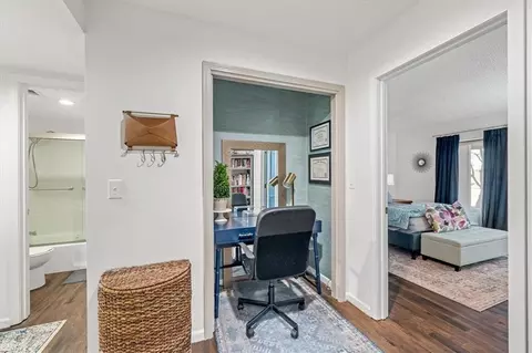 Entry Way - 448 Point Dr, Lees Summit, MO 64064 photo 5 of 5