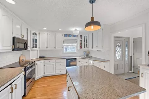 Kitchen - 448 Point Dr, Lees Summit, MO 64064 photo 2 of 3