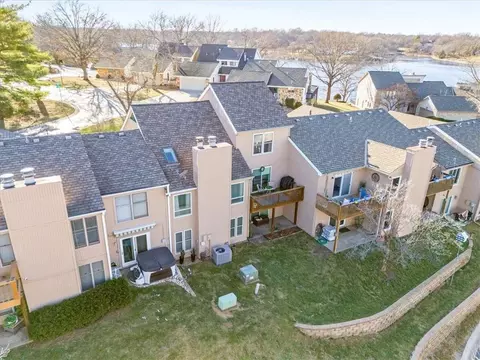 View/Area - 448 Point Dr, Lees Summit, MO 64064 photo 3 of 4