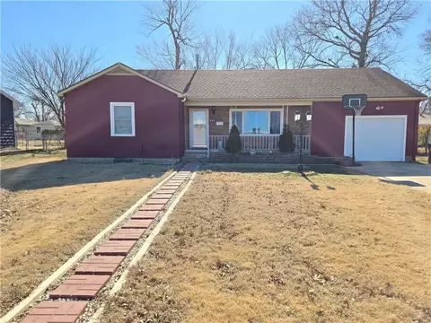 625 W Oak St, Independence, KS 67301