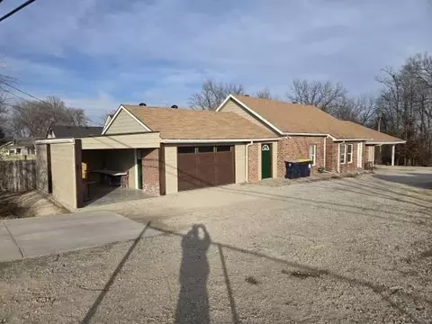 2249 Blue Ridge Blvd, Kansas City, MO 64126
