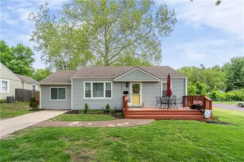 7637 Conser St, Overland Park, KS 66204