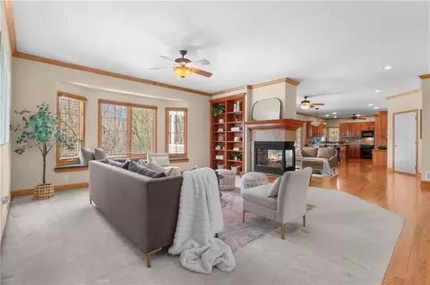 4203 SE Willow Ridge Ct, Blue Springs, MO 64014