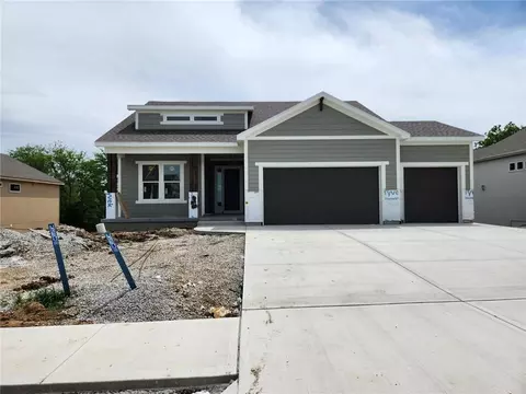 24897 W 145th Pl, Olathe, KS 66061