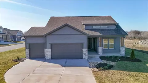 24897 W 145th Pl, Olathe, KS 66061