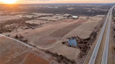 E 220th Lane, Bethany, MO 64424
