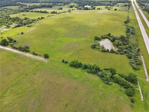East 220th Lane, Bethany, MO 64424
