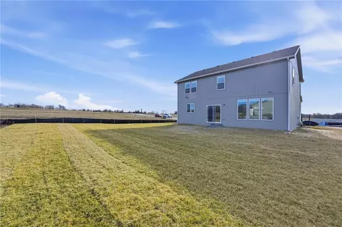 Exterior - 1505 SE Bailey Farms Pkwy, Lees Summit, MO 64081 photo 5 of 7