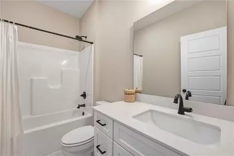 Bath - 1505 SE Bailey Farms Pkwy, Lees Summit, MO 64081 photo 1 of 5