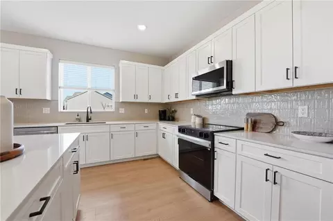 Kitchen - 1505 SE Bailey Farms Pkwy, Lees Summit, MO 64081 photo 4 of 4