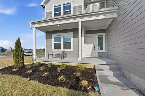 Exterior - 1505 SE Bailey Farms Pkwy, Lees Summit, MO 64081 photo 3 of 7