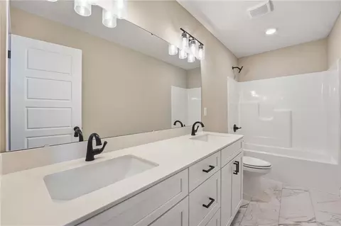 Bath - 1505 SE Bailey Farms Pkwy, Lees Summit, MO 64081 photo 5 of 5