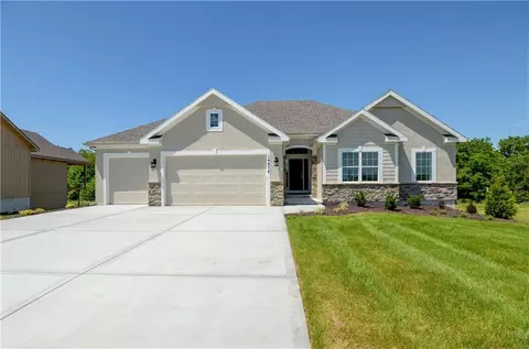 14609 Aspen Cir, Basehor, KS 66007